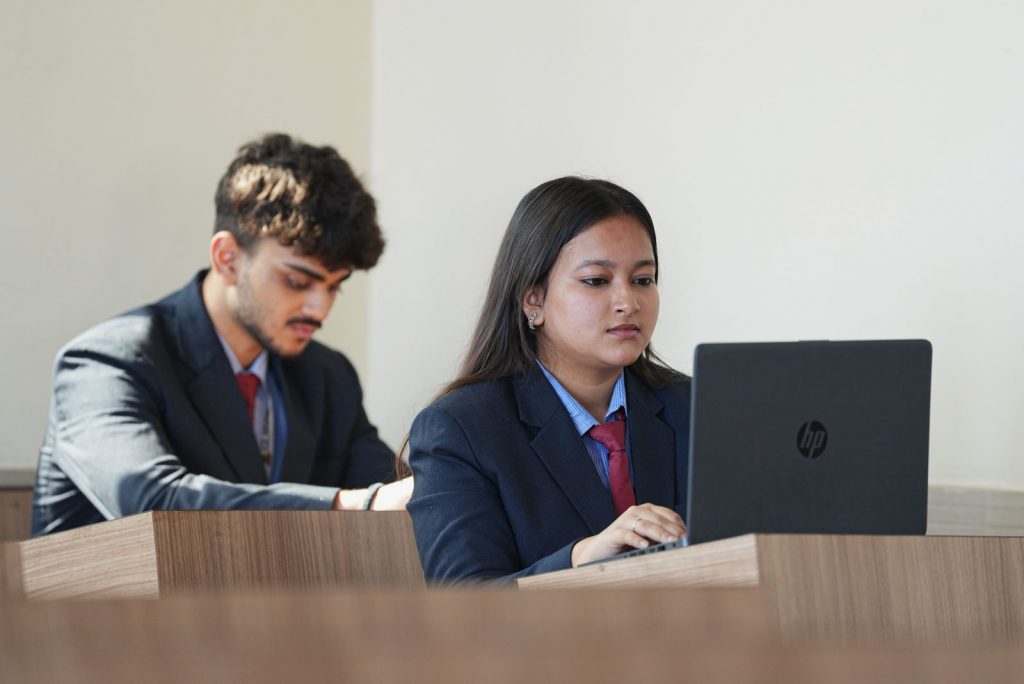 What Should You Look for in an AI and Data Science Engineering College in Delhi NCR?

